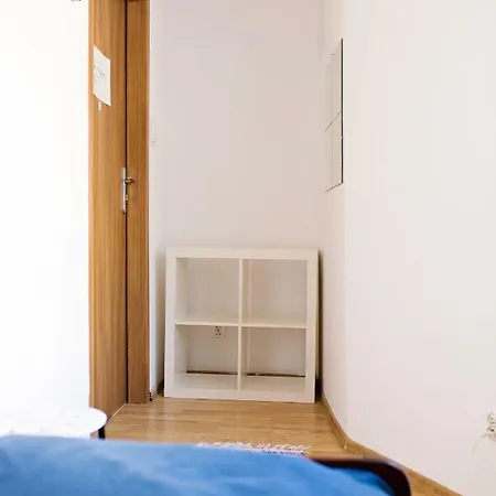 Folk Krakowskie Przedmiescie Hostel *